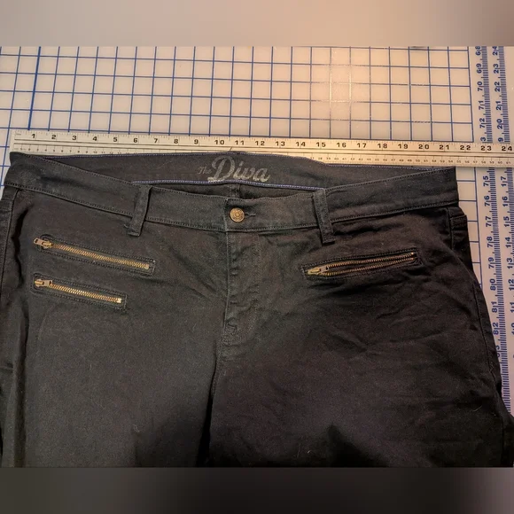 Old Navy Diva Black Skinny Jeans - Picture 3 of 6